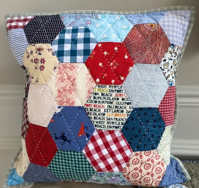 Hexie Cushion